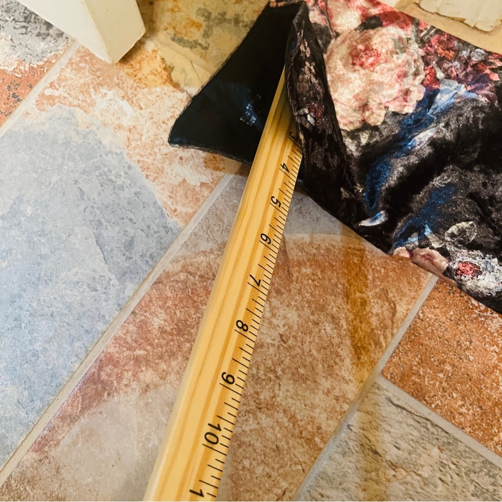 👢Incredible Over the Knee Velvet Floral Pattern High Heel Boots! - Picture 5 of 16